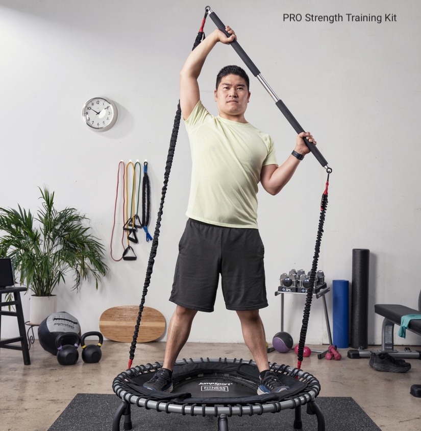 With the strength training kit you can pump up your arms and legs using resistance